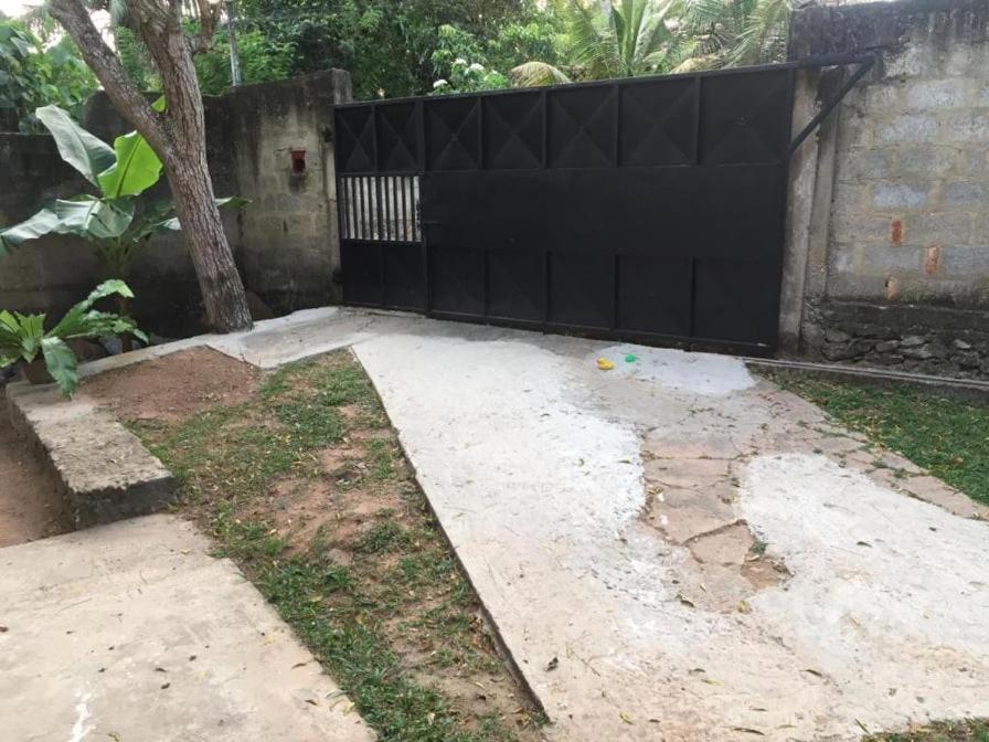 Tinu Homestay Mirissa Exterior foto