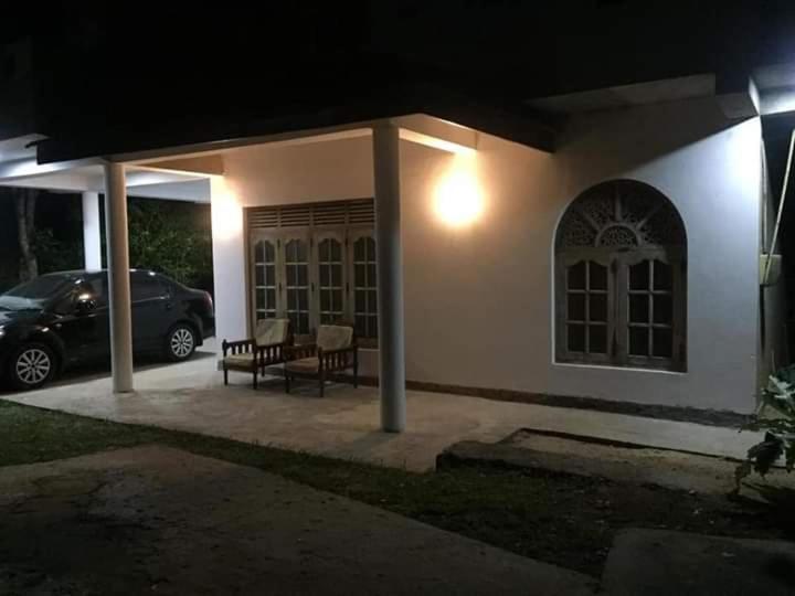 Tinu Homestay Mirissa Exterior foto